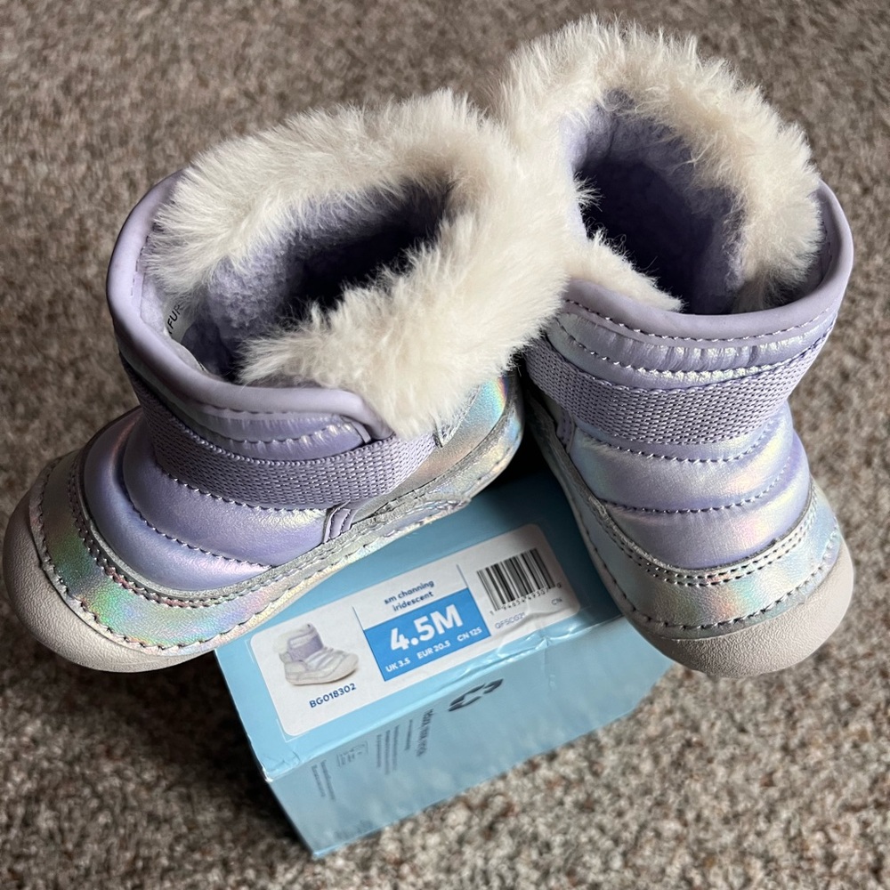 Stride Rite Unisex-Baby Soft Motion Channing First Walker Shoe - Picture 6 of 9